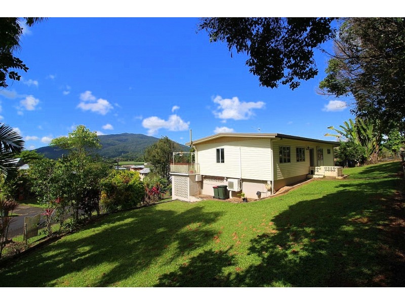 10 Hielscher Street, Tully QLD 4854