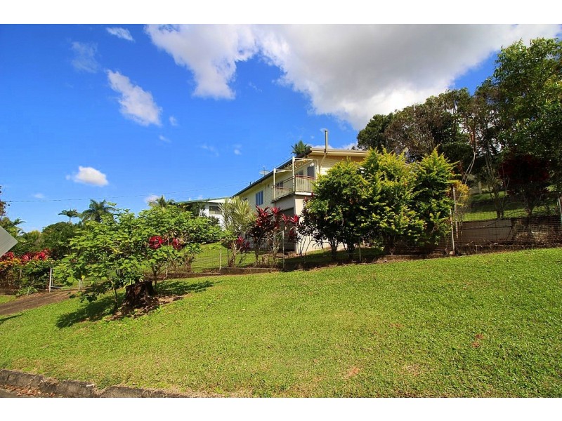 10 Hielscher Street, Tully QLD 4854