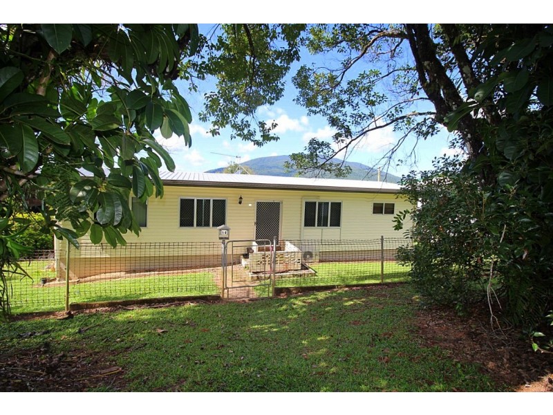 10 Hielscher Street, Tully QLD 4854
