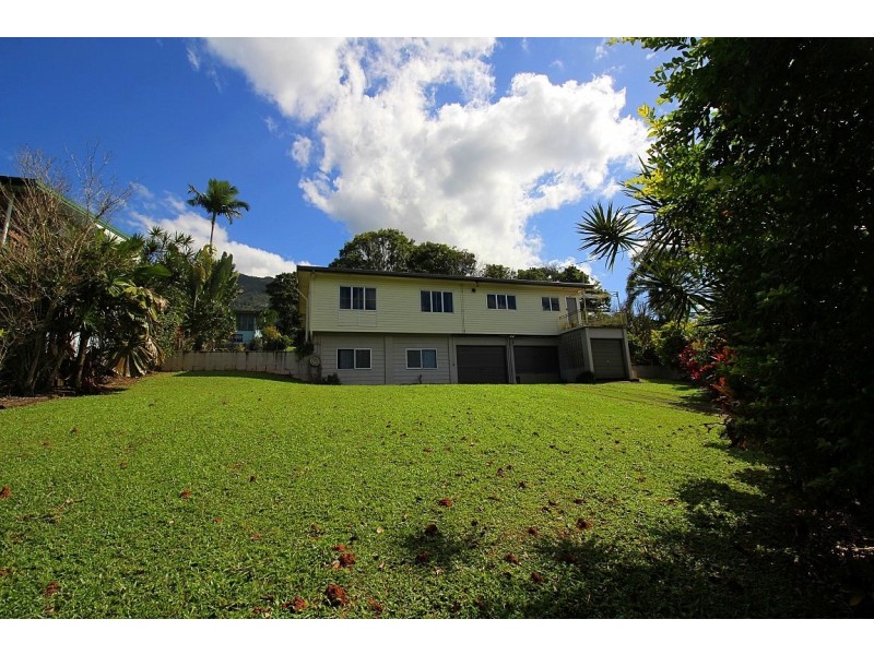 10 Hielscher Street, Tully QLD 4854