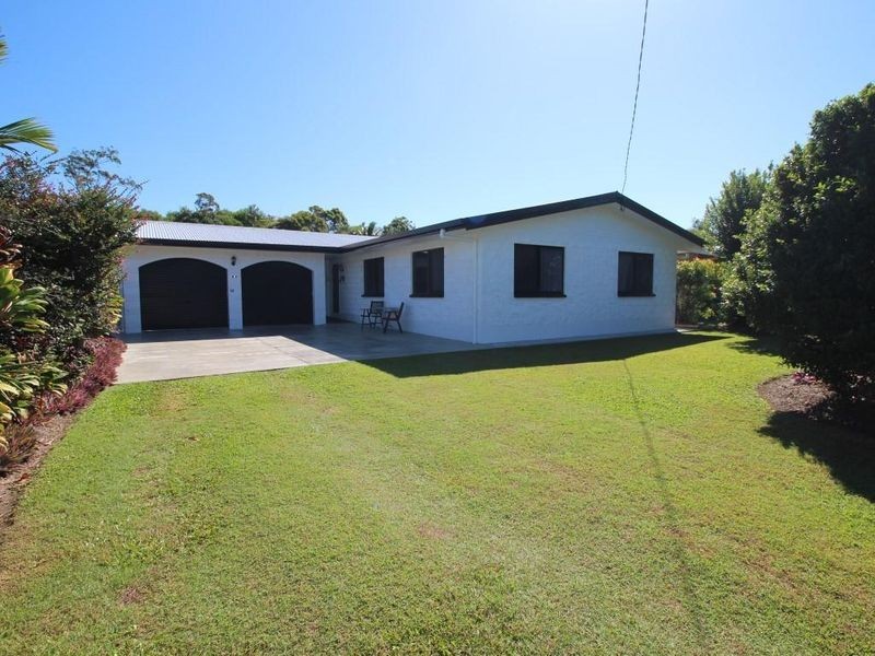 14 Andrews Street, Kurrimine Beach QLD 4871