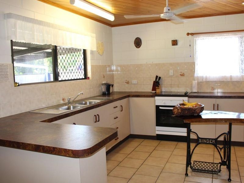 14 Andrews Street, Kurrimine Beach QLD 4871