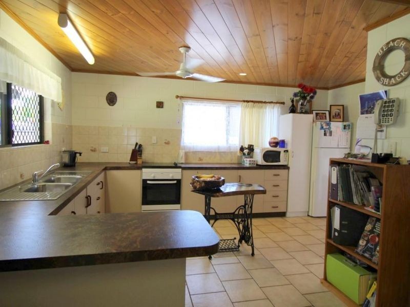 14 Andrews Street, Kurrimine Beach QLD 4871