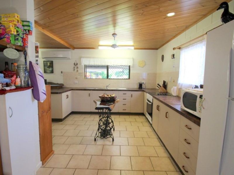 14 Andrews Street, Kurrimine Beach QLD 4871