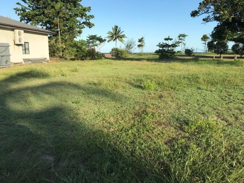 2/84 Taylor Street, Tully Heads QLD 4854