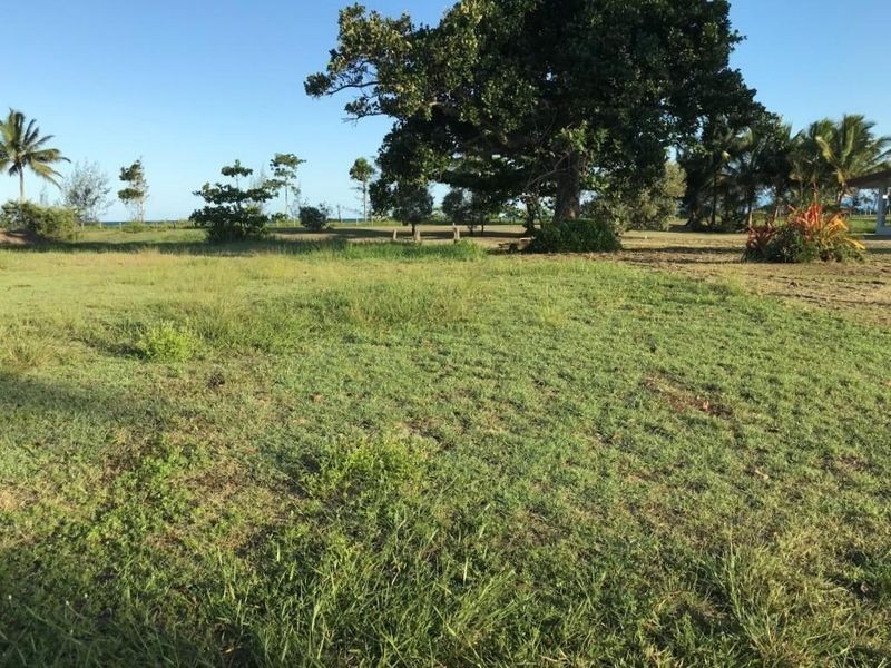 2/84 Taylor Street, Tully Heads QLD 4854