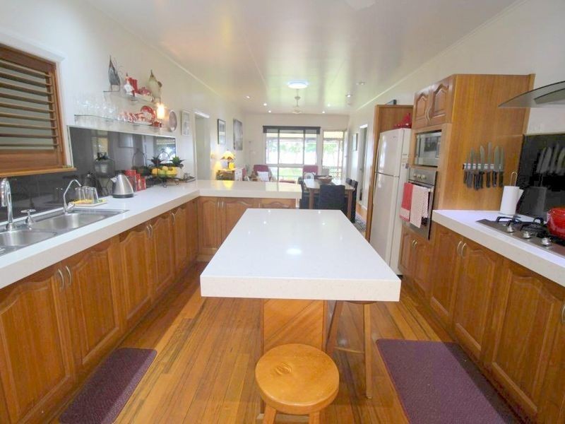 26 Feldt Street, Flying Fish Point QLD 4860