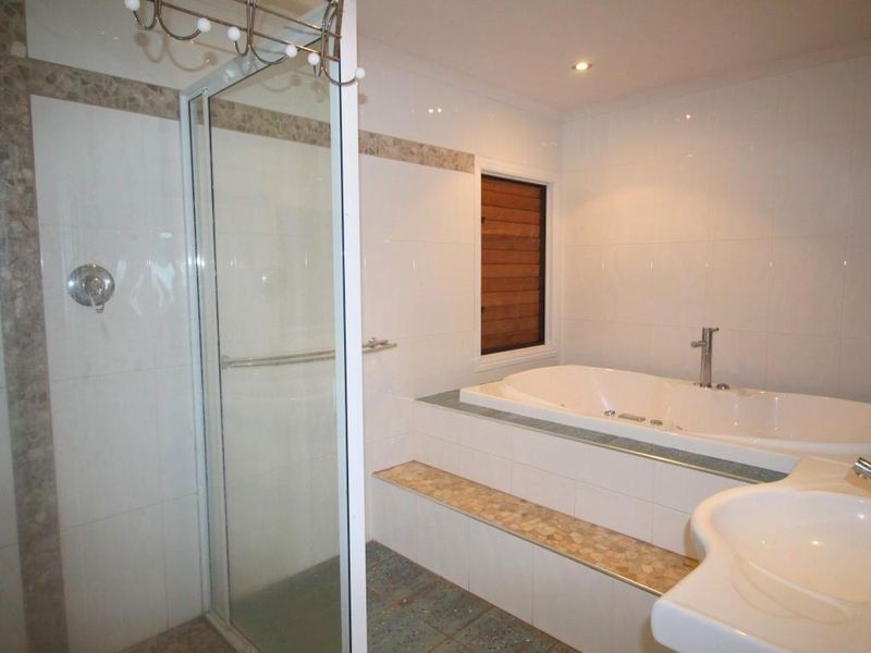40 Elizabeth Street, Flying Fish Point QLD 4860