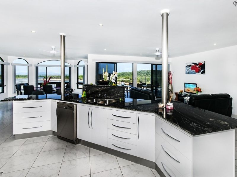 11 Maria Street, Flying Fish Point QLD 4860