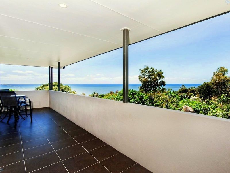 11 Maria Street, Flying Fish Point QLD 4860