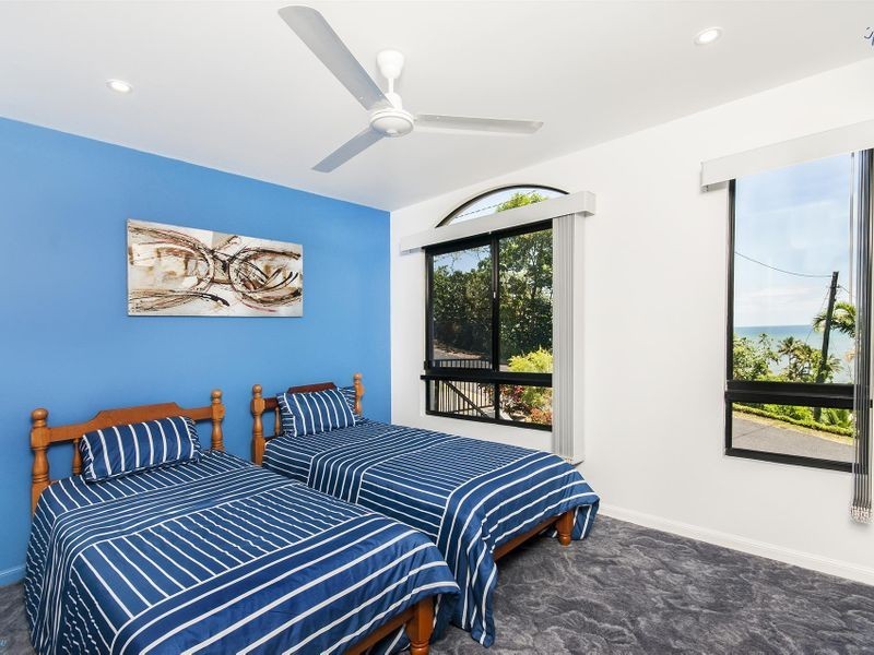 11 Maria Street, Flying Fish Point QLD 4860