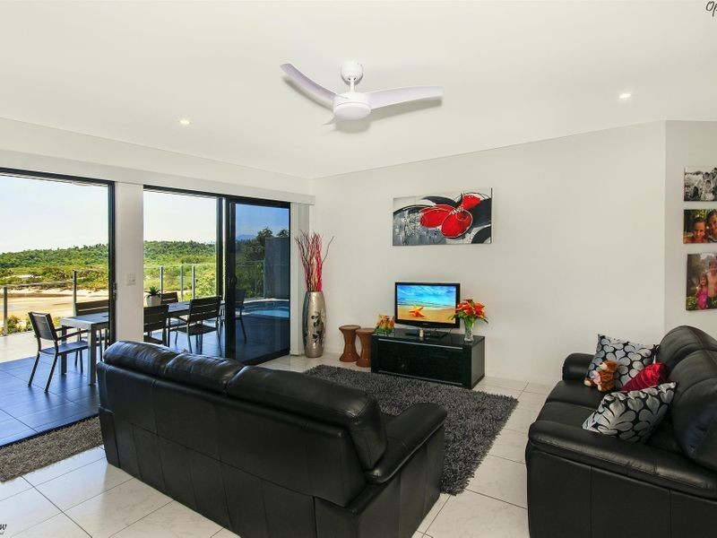 11 Maria Street, Flying Fish Point QLD 4860