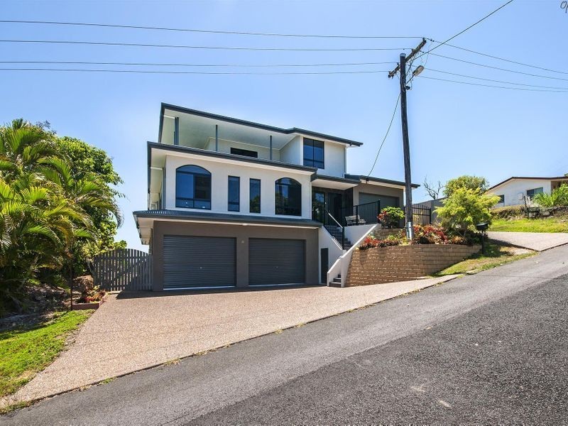 11 Maria Street, Flying Fish Point QLD 4860