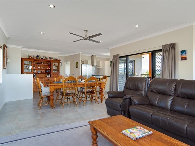 15 Riverside Terrace, South Mission Beach QLD 4852