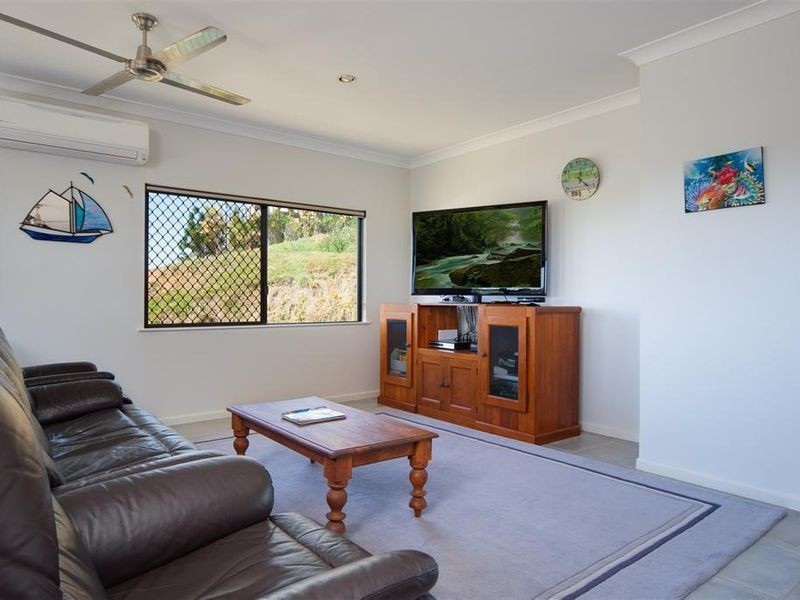 15 Riverside Terrace, South Mission Beach QLD 4852