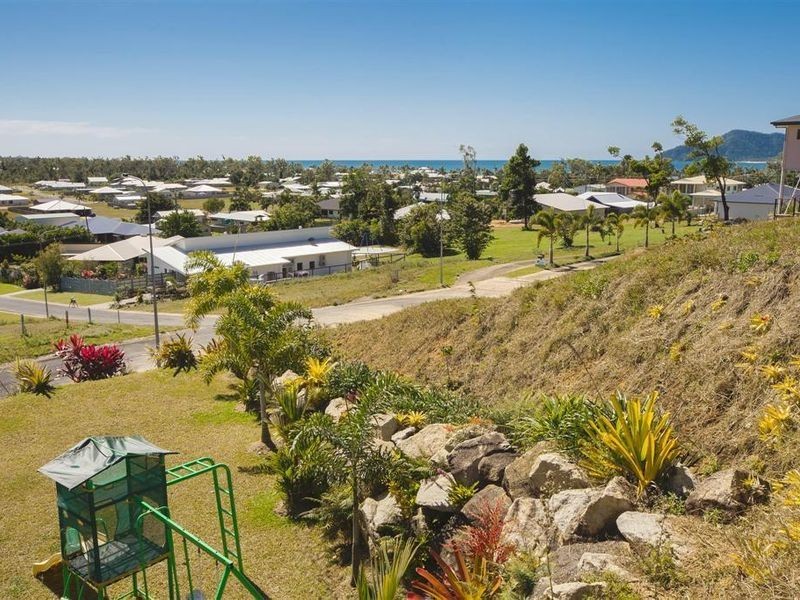 15 Riverside Terrace, South Mission Beach QLD 4852