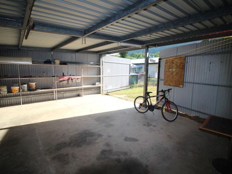 24 Bamber Street, Tully QLD 4854