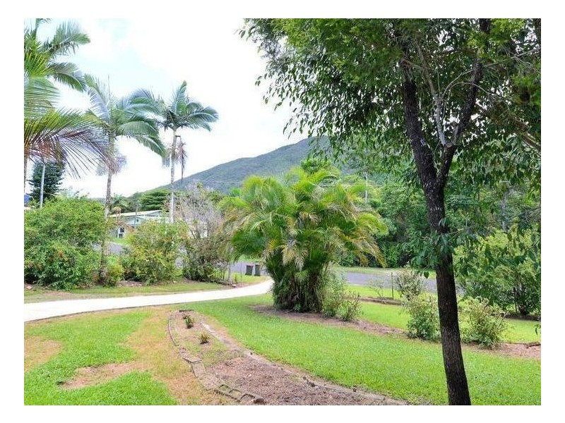 24 Bamber Street, Tully QLD 4854