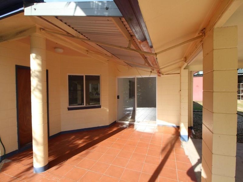 24 Bamber Street, Tully QLD 4854