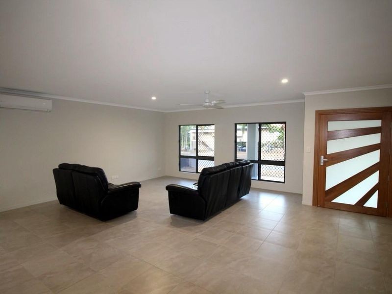 2 Graham Street, Tully QLD 4854