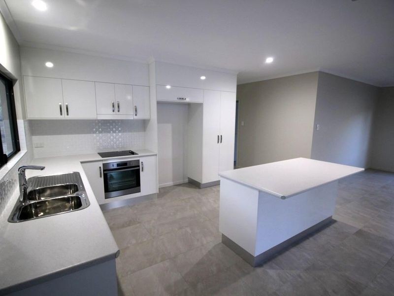 2 Graham Street, Tully QLD 4854