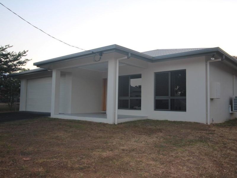 2 Graham Street, Tully QLD 4854