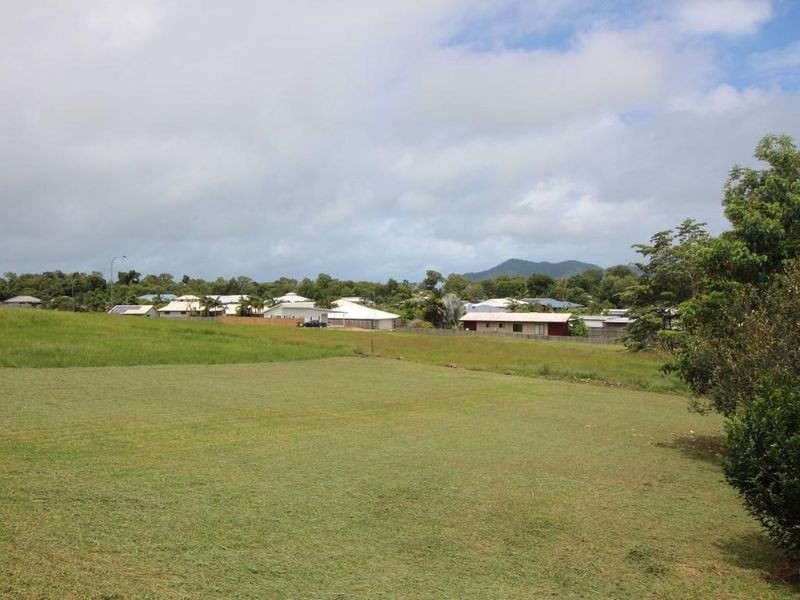 10/30 The Boulevard, South Mission Beach QLD 4852