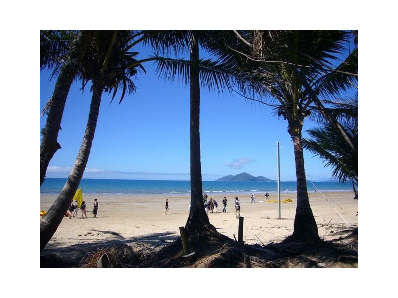 8/3 Hutchison Close, Mission Beach QLD 4852