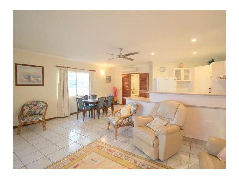 3/112 Kennedy Esplanade, South Mission Beach QLD 4852
