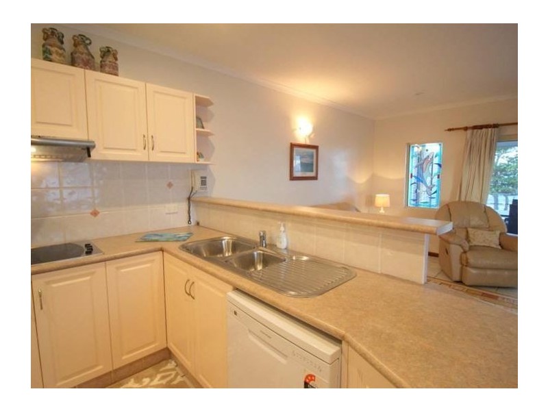 3/112 Kennedy Esplanade, South Mission Beach QLD 4852