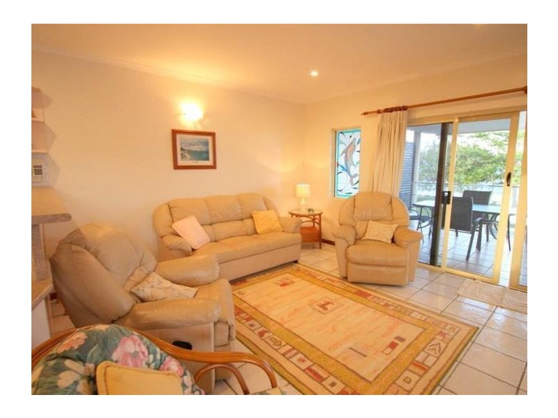 3/112 Kennedy Esplanade, South Mission Beach QLD 4852