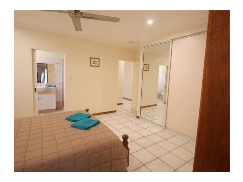 3/112 Kennedy Esplanade, South Mission Beach QLD 4852