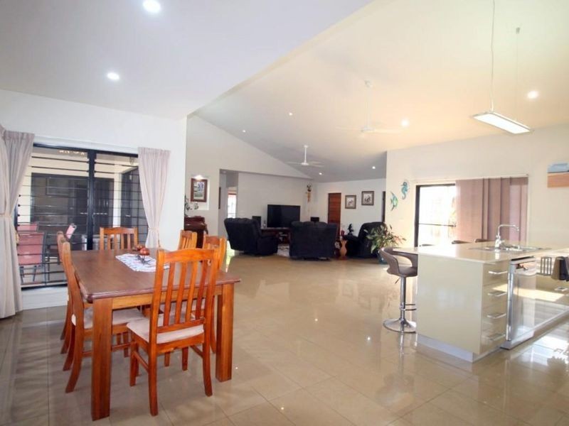 40 Conch Street, Mission Beach QLD 4852