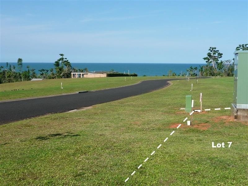 L7/13 Unsworth Drive, Mission Beach QLD 4852