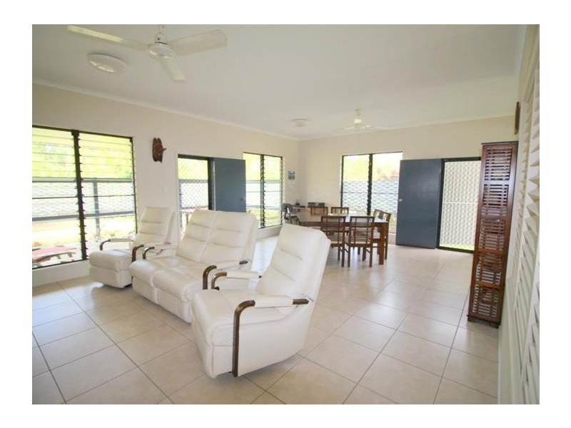 104 Tully Heads Road, Tully Heads QLD 4854