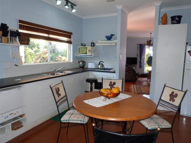 8 Dunkalli Crescent, Wongaling Beach QLD 4852