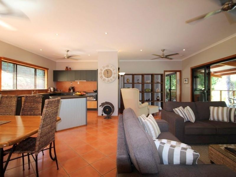 1/627 Bingil Bay Road, Bingil Bay QLD 4852