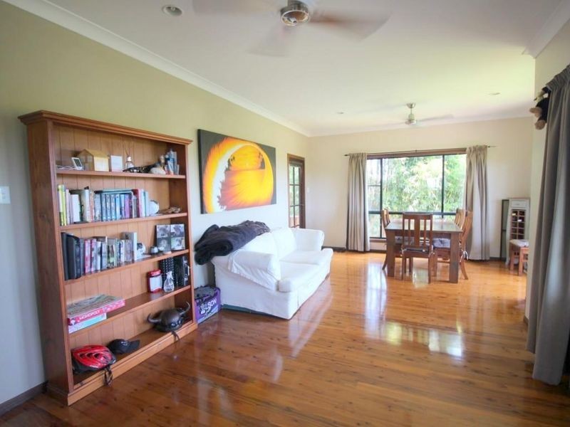11 Dunkalli Crescent, Wongaling Beach QLD 4852