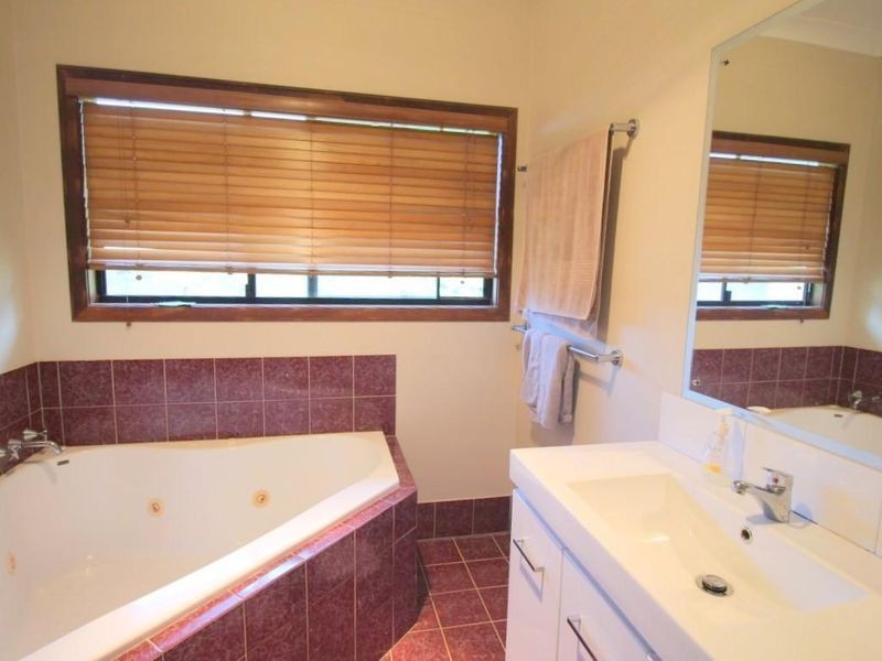 11 Dunkalli Crescent, Wongaling Beach QLD 4852