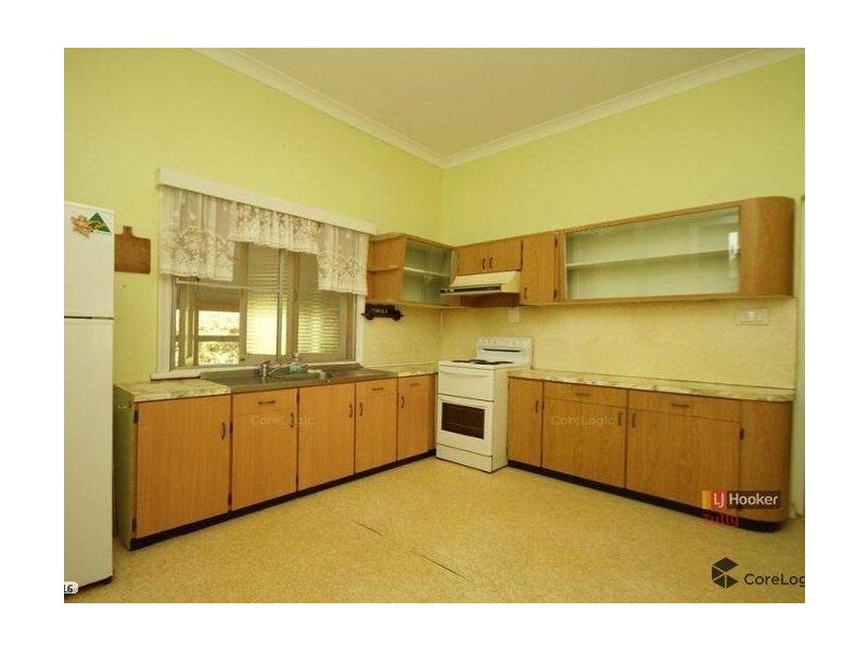 17 Henry Street, Tully QLD 4854