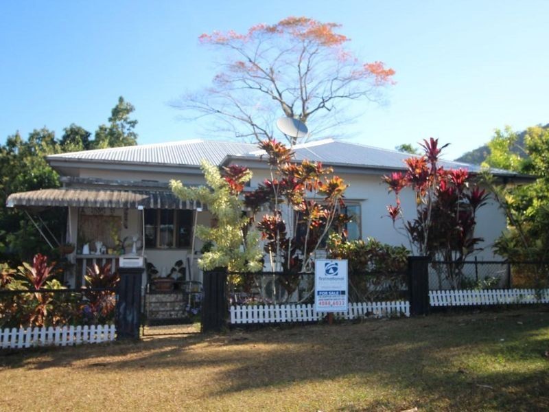 17 Henry Street, Tully QLD 4854