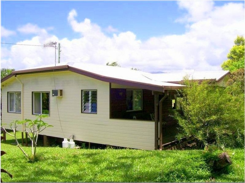 12 McRobbie Road, Silkwood QLD 4856