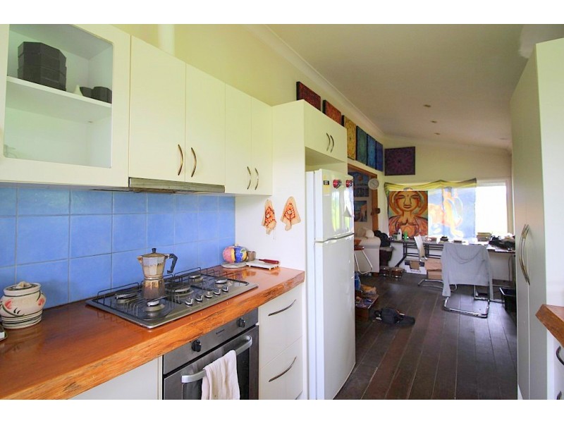 12 McRobbie Road, Silkwood QLD 4856