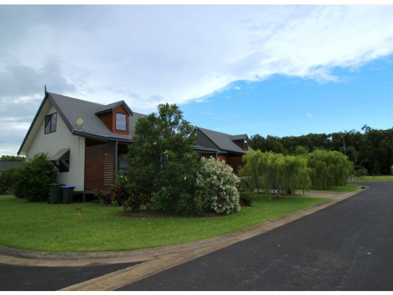 7 Dalgleish Street, Kurrimine Beach QLD 4871