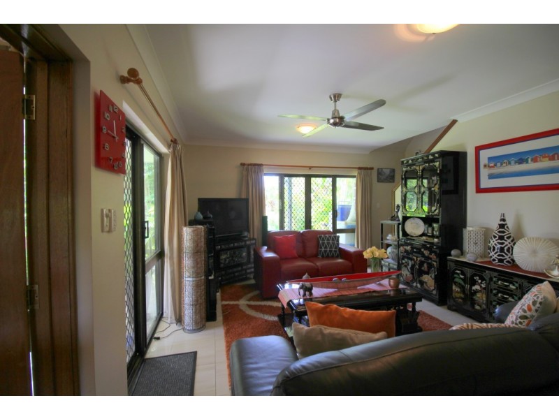 1/18 Giufre Crescent, Wongaling Beach QLD 4852