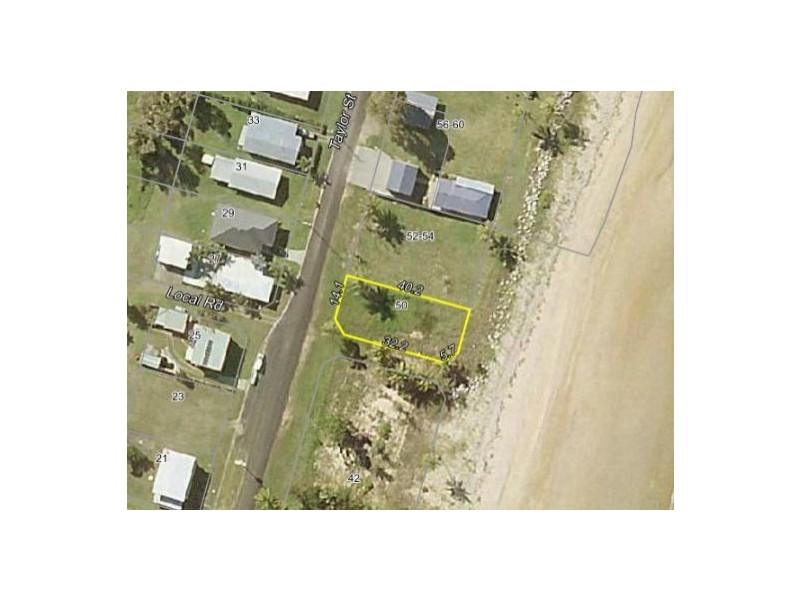 50 Taylor Street, Tully Heads QLD 4854