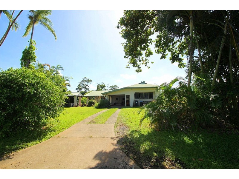25 Porter Promenade, Mission Beach QLD 4852