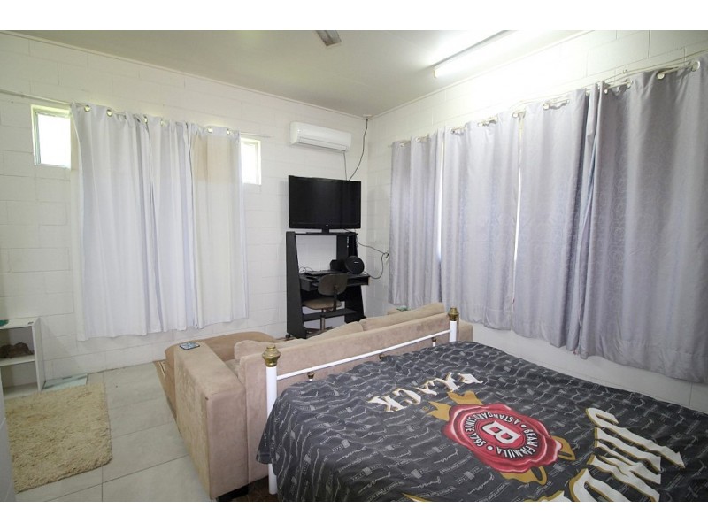 25 Porter Promenade, Mission Beach QLD 4852
