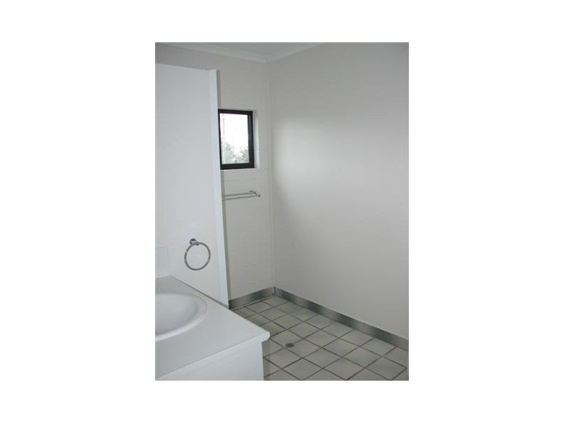 1/117 Taylor Street, Tully Heads QLD 4854