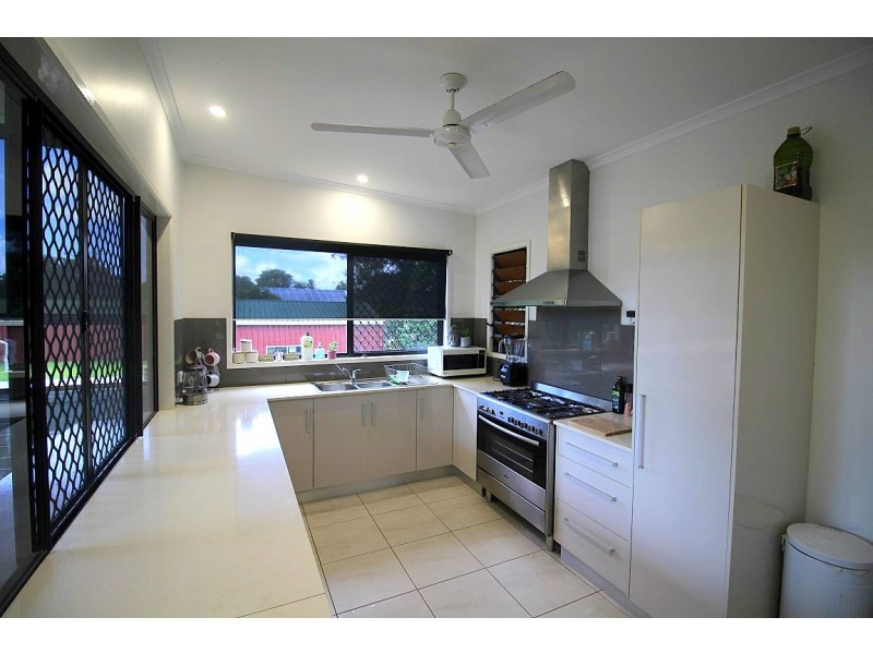 11 Endeavour Avenue, Mission Beach QLD 4852